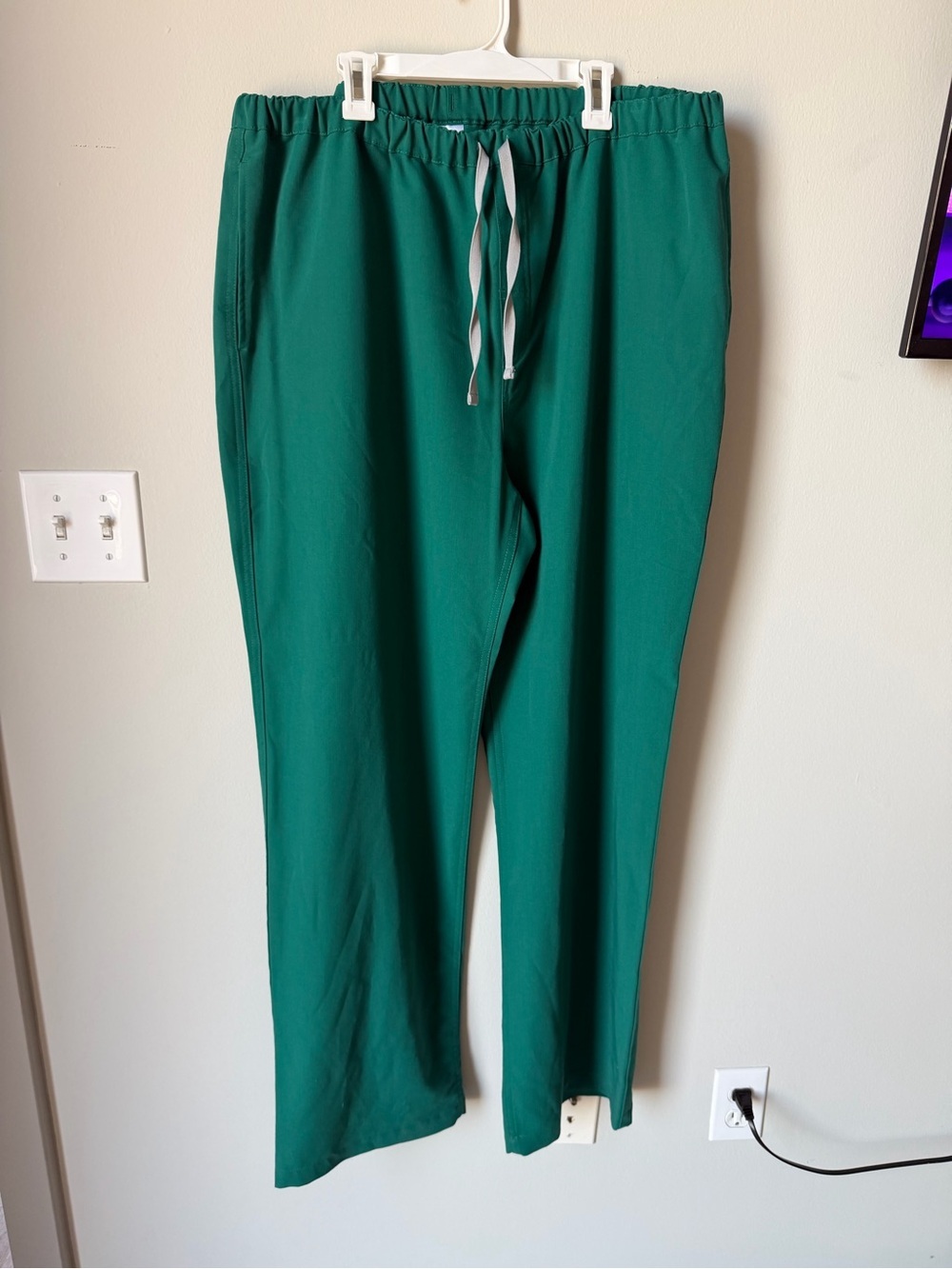 SET FIGS HUNTER GREEN Top & Bottom Set